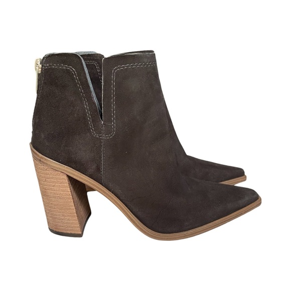 Vince Camuto Shoes - NWT Vince Camuto Welland Black Suede Bootie Size 9 M